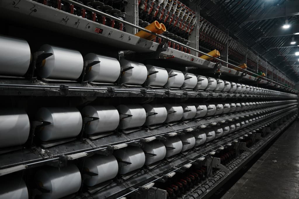 加弹车间 - 纱线架