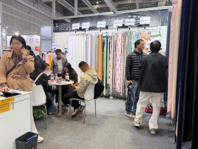 五润纺织(Weaverine)在 2026 Intertextile 上海家纺春季展的展位现场